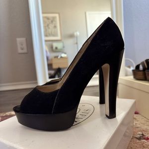 STEVE MADDEN ‘Rossi’ Sz. 8, black suede sky-high (6”) platform peep toe pumps.